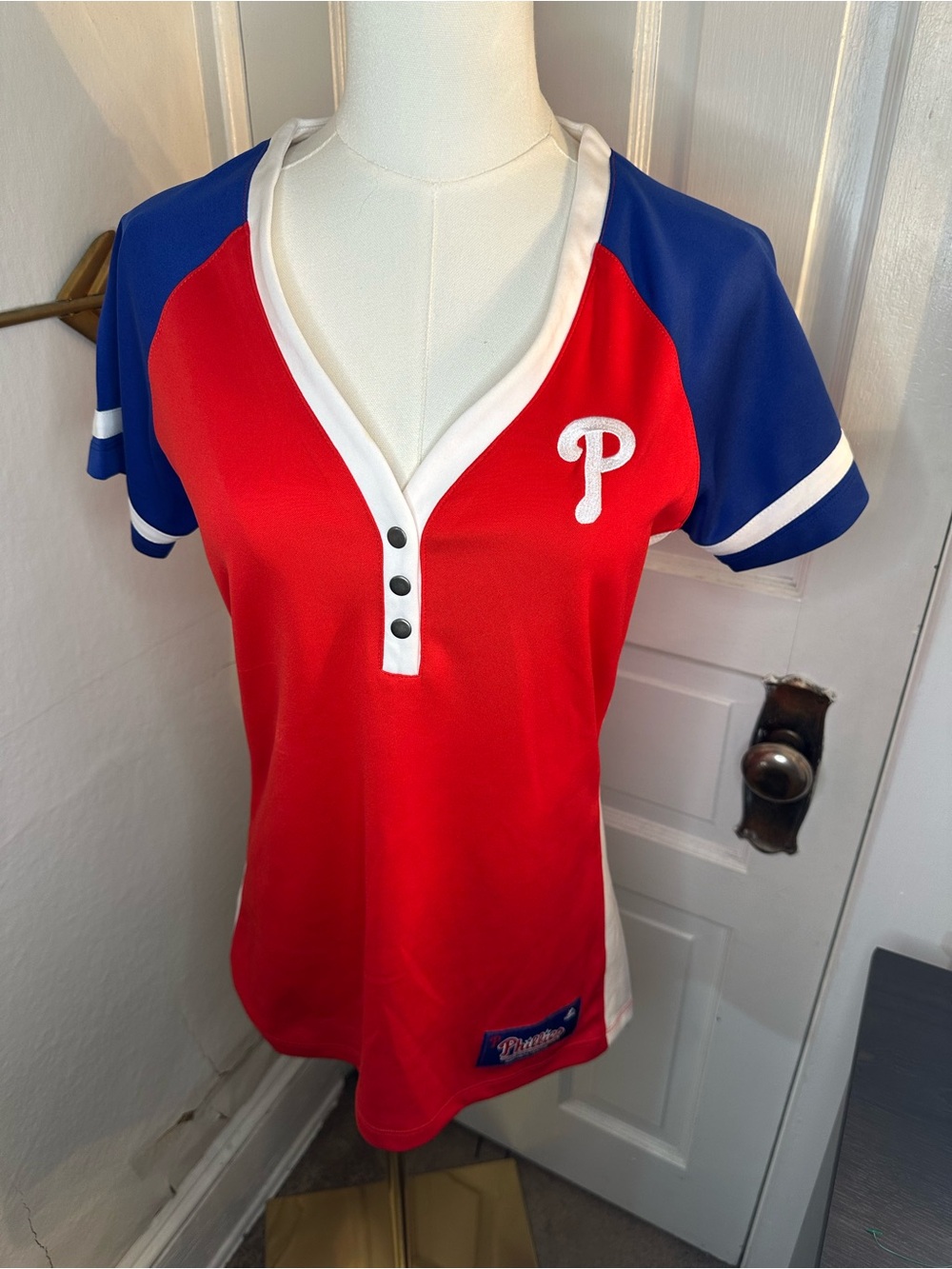 Philadelphia Phillies Majestic Shirt Womens Large Colorblock V Neck MLB